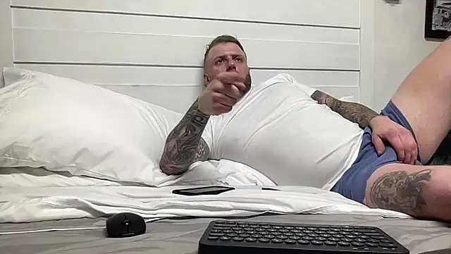 Snapshot of Thegreatwhitepipe chatting on 09-23-25, 12:12 Thegreatwhitepipe online show from 09-23-25, 12:12