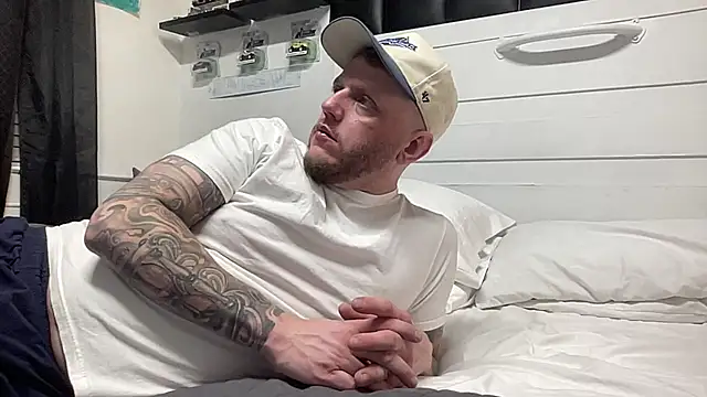 Snapshot of Thegreatwhitepipe chatting on 10-06-25, 09:21 Thegreatwhitepipe online show from 10-06-25, 09:21