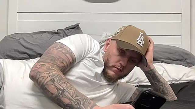 Snapshot of Thegreatwhitepipe chatting on 11-04-25, 11:25 Thegreatwhitepipe online show from 11-04-25, 11:25