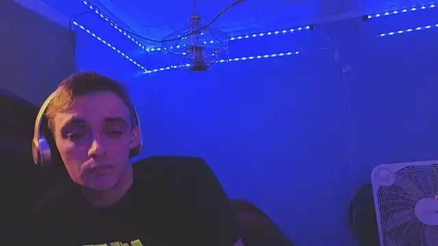 Ilovepussy1911 online show from 04-12-26, 11:46