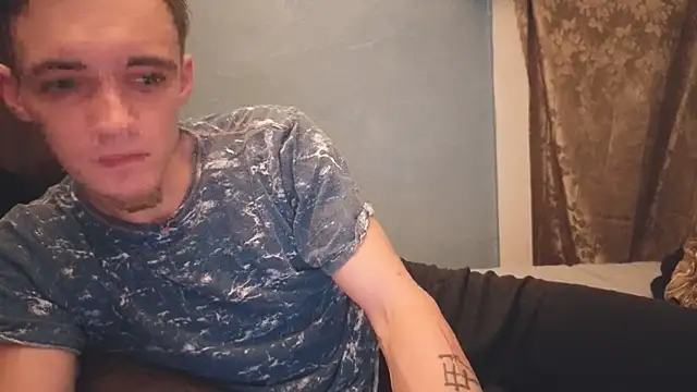 Ilovepussy1911 online show from 03-25-26, 05:40