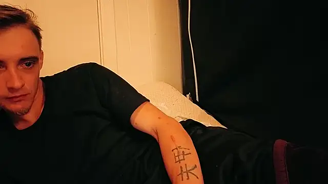 Ilovepussy1911 online show from 08-05-26, 06:51