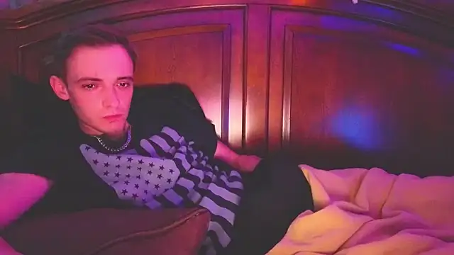 Ilovepussy1911 online show from 04-10-26, 06:20
