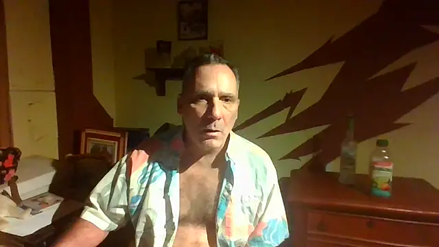 Snapshot of HunkofRock chatting on 02-12-26, 06:02 HunkofRock online show from 02-12-26, 06:02