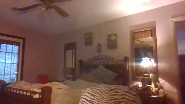 Snapshot of HunkofRock chatting on 03-21-25, 11:01 HunkofRock online show from 03-21-25, 11:01