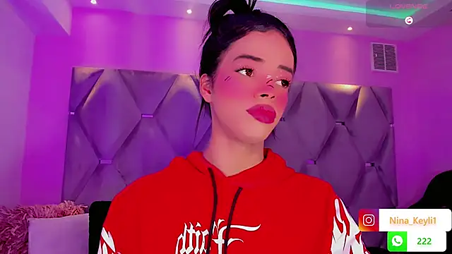 Nina Keyli online show from 11-22-25, 07:57