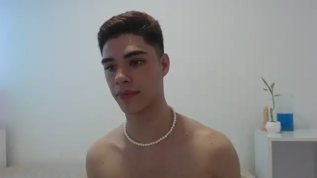 Snapshot of juanes_puthee chatting on 03-21-25, 09:56 juanes puthee online show from 03-21-25, 09:56