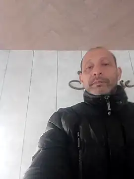 Snapshot of locotronalo chatting on 09-20-25, 12:21 locotronalo online show from 09-20-25, 12:21