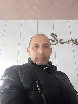 Snapshot of locotronalo chatting on 09-27-25, 12:44 locotronalo online show from 09-27-25, 12:44