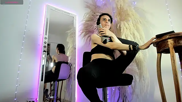 arthemisa hot online show from 03-20-25, 12:51