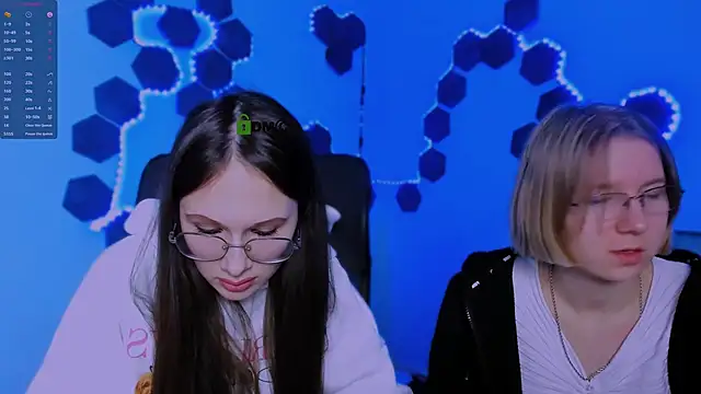 mona cloud online show from 12-14-25, 08:36