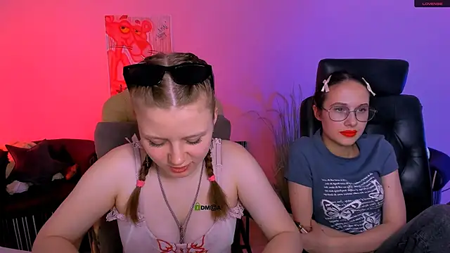 mona cloud online show from 11-19-25, 08:53