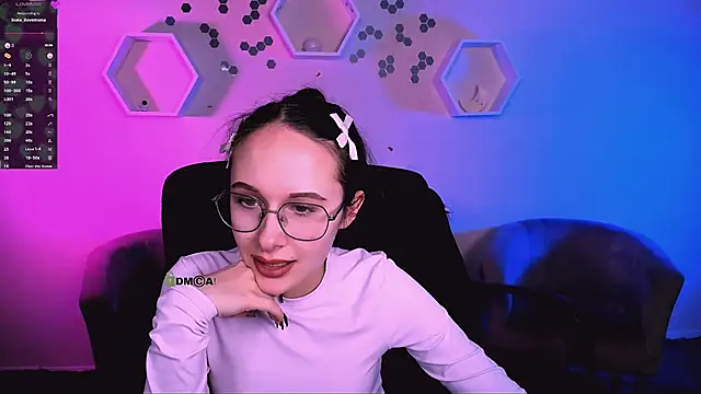 mona cloud online show from 12-01-25, 01:17