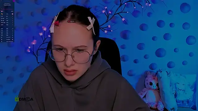 mona cloud online show from 12-18-25, 08:12