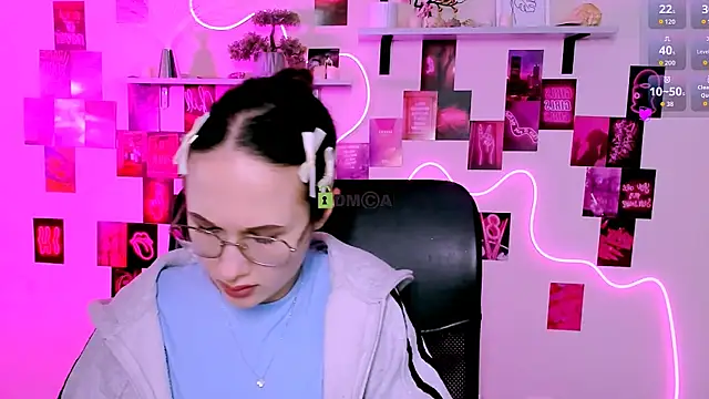 mona cloud online show from 04-30-26, 08:57