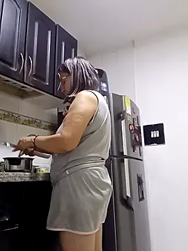 victoria wayne online show from 12-17-25, 10:09