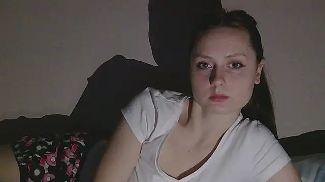 Snapshot of belle_ame chatting on 03-04-26, 08:27 belle ame online show from 03-04-26, 08:27