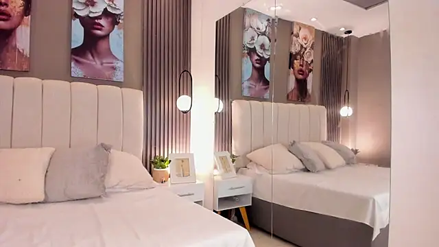 GiannaColling1 online show from 11-19-25, 08:53