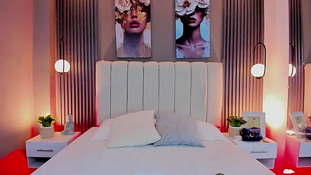 GiannaColling1 online show from 10-31-25, 05:42