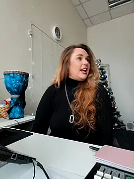 Juicy PeachLux online show from 12-14-25, 08:09