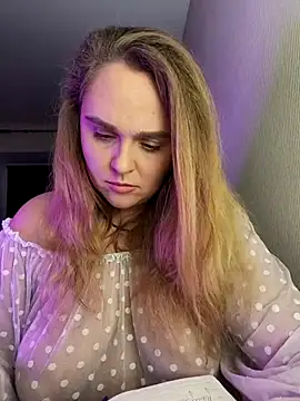 Snapshot of Juicy_PeachLux chatting on 09-22-25, 06:36 Juicy PeachLux online show from 09-22-25, 06:36