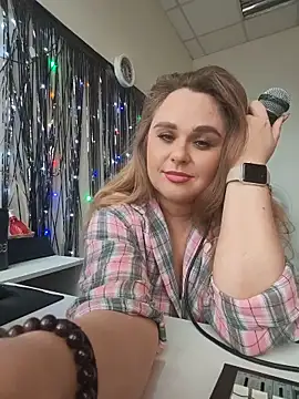 Juicy PeachLux online show from 06-10-26, 12:17