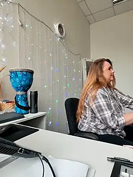 Juicy PeachLux online show from 03-21-26, 08:19