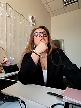 Juicy PeachLux online show from 03-26-26, 07:06