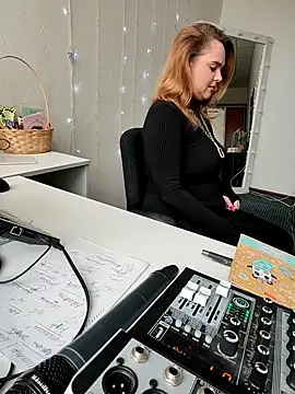 Snapshot of Juicy_PeachLux chatting on 03-15-25, 06:58 Juicy PeachLux online show from 03-15-25, 06:58