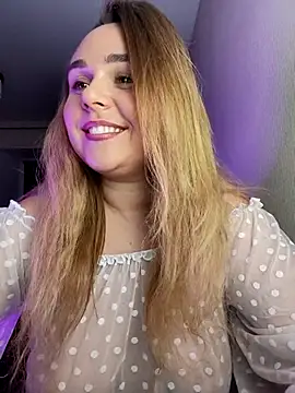Snapshot of Juicy_PeachLux chatting on 09-30-25, 02:45 Juicy PeachLux online show from 09-30-25, 02:45