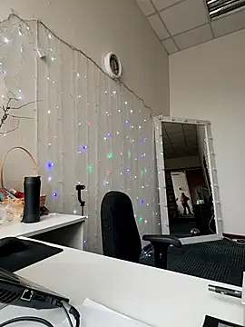 Juicy PeachLux online show from 05-10-26, 06:50