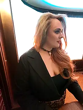 Juicy PeachLux online show from 11-21-25, 02:49