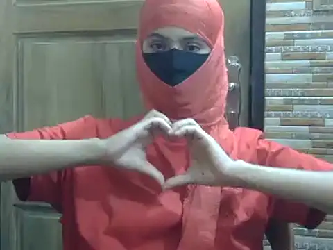 Snapshot of OliviaIslamm chatting on 03-06-25, 04:07 OliviaIslamm online show from 03-06-25, 04:07