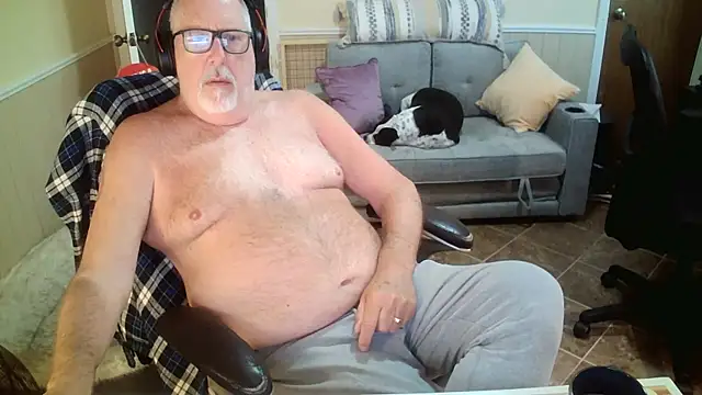 Snapshot of superbearboss chatting on 06-07-26, 03:17 superbearboss online show from 06-07-26, 03:17