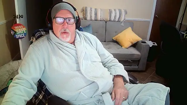 Snapshot of superbearboss chatting on 01-19-26, 03:49 superbearboss online show from 01-19-26, 03:49