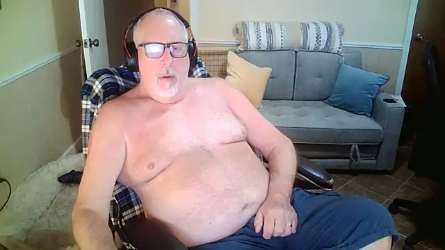 superbearboss online show from 04-12-26, 07:06