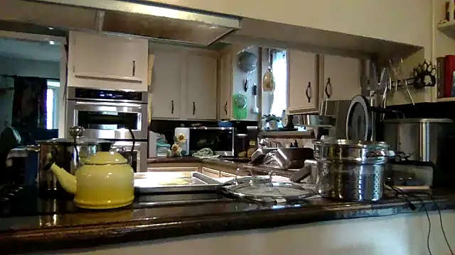 superbearboss online show from 12-21-25, 08:31