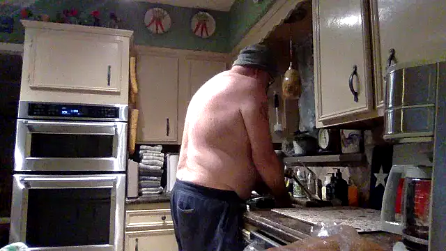 superbearboss online show from 11-28-25, 12:00