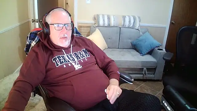 Snapshot of superbearboss chatting on 05-01-26, 10:26 superbearboss online show from 05-01-26, 10:26