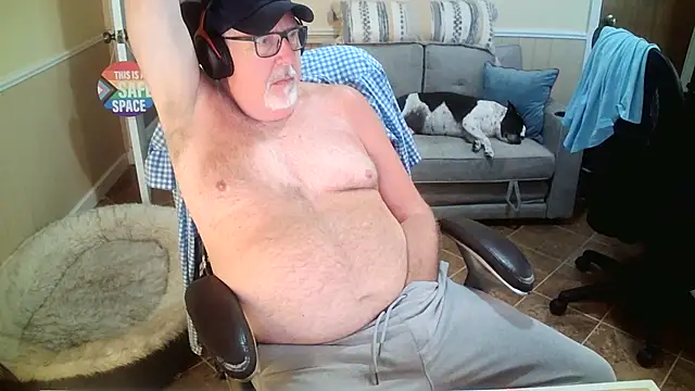 Snapshot of superbearboss chatting on 06-02-26, 03:45 superbearboss online show from 06-02-26, 03:45