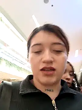 Karina Leon online show from 11-30-25, 06:52