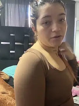 Snapshot of Karina_Leon chatting on 04-18-26, 05:04 Karina Leon online show from 04-18-26, 05:04