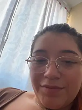 Snapshot of Karina_Leon chatting on 04-18-26, 07:58 Karina Leon online show from 04-18-26, 07:58