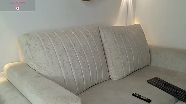 Roman Lux online show from 11-21-25, 04:11