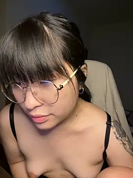 Snapshot of 214Jun chatting on 10-14-25, 03:45 214Jun online show from 10-14-25, 03:45