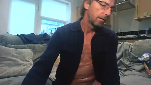 Snapshot of Grower_and_shower chatting on 09-27-25, 01:17 Grower and shower online show from 09-27-25, 01:17
