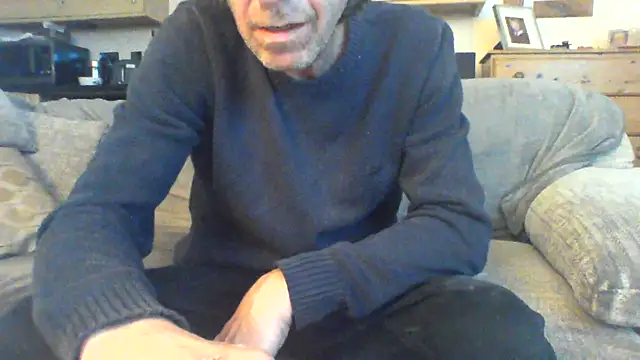 Snapshot of Grower_and_shower chatting on 09-30-25, 11:22 Grower and shower online show from 09-30-25, 11:22