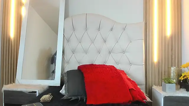 Alexa Bravva online show from 10-07-25, 04:46