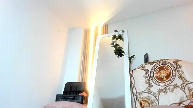 Alexa Bravva online show from 04-07-26, 04:25