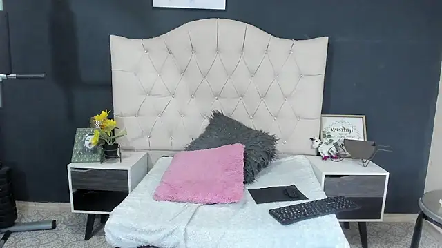 Alexa Bravva online show from 03-13-25, 07:09
